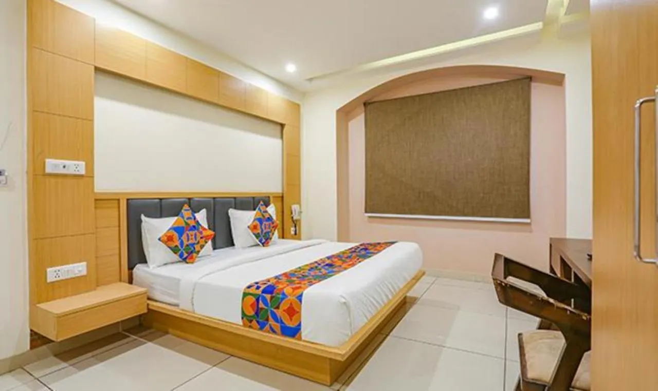 Fabhotel Hexa Mahipalpur New Delhi