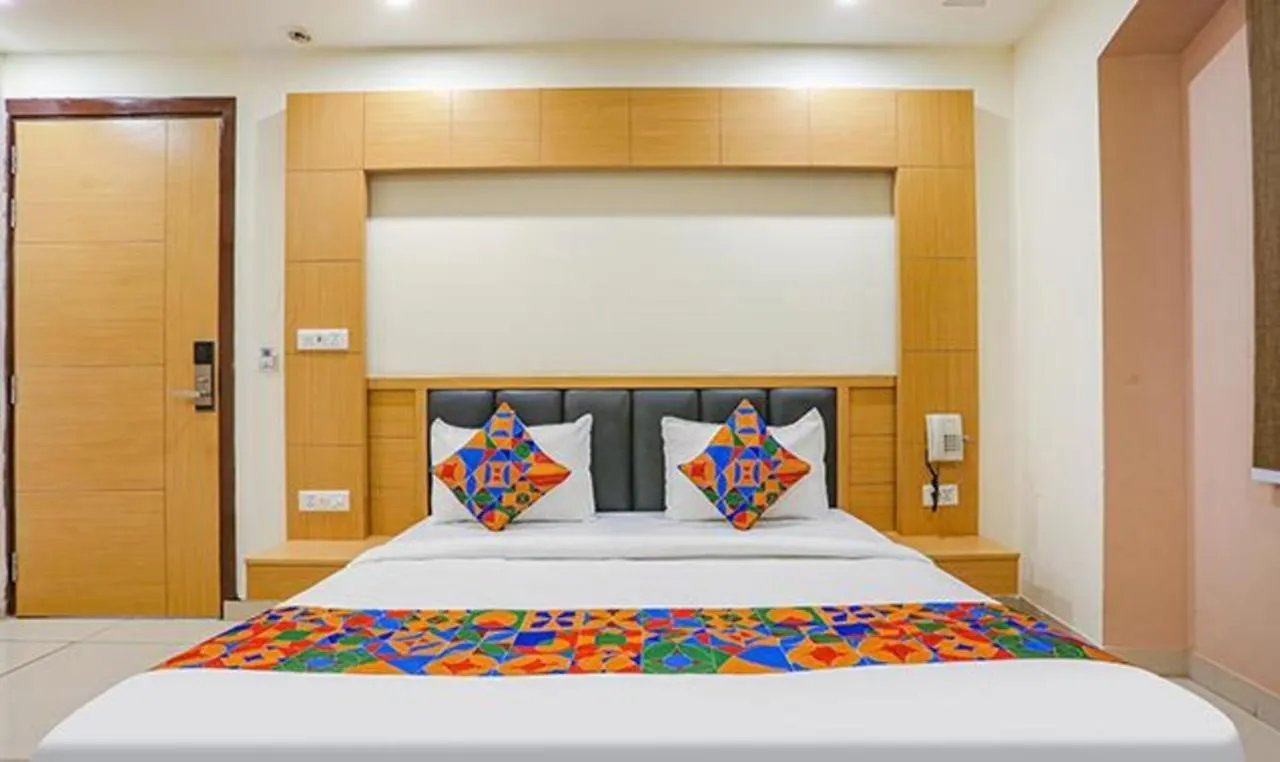 Fabhotel Hexa Mahipalpur New Delhi